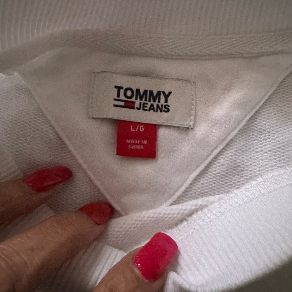 Tommy Hilfiger Classic White Crewneck Sweater - Picture 4 of 5